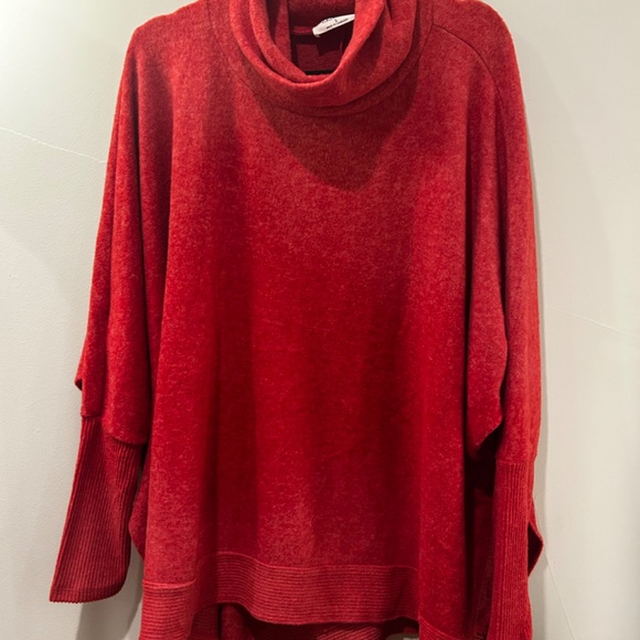 Red Cowl / Turtleneck Sweater - Picture 4 of 6